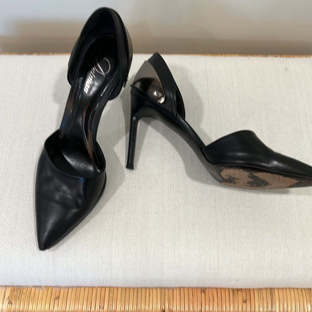 Delman Pump - Picture 6 of 6